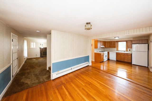 402 Prospect St, West Boylston, MA 01583