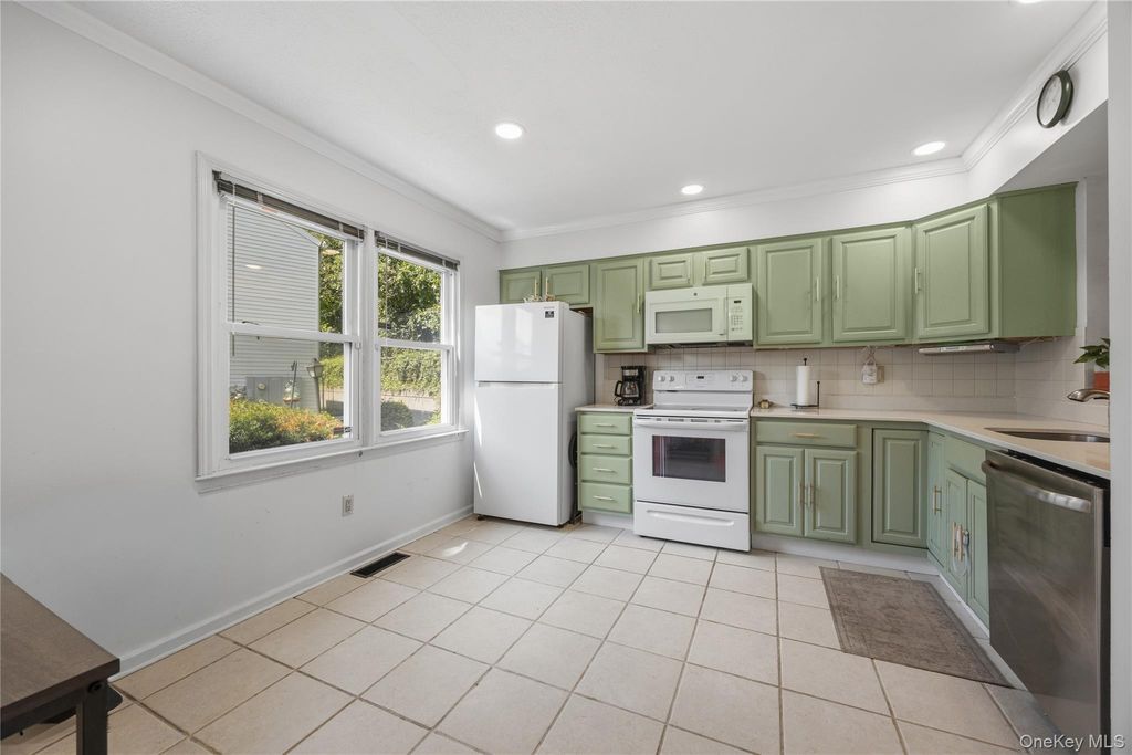 55 Mill Plain Road 12-1, Danbury, CT 06811 — photo 4