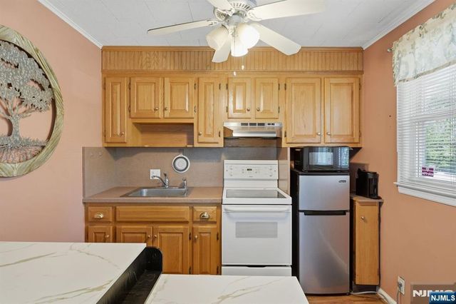 73 Highland Avenue, Bergenfield, NJ 07621