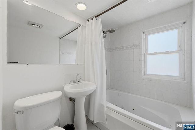 73 Highland Avenue, Bergenfield, NJ 07621