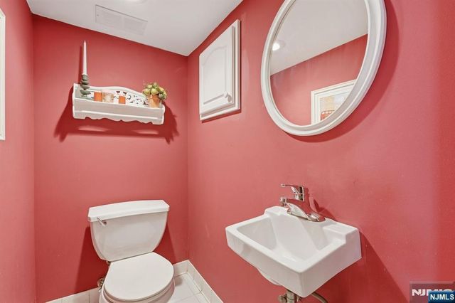 73 Highland Avenue, Bergenfield, NJ 07621