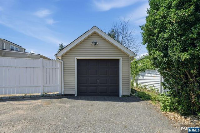 73 Highland Avenue, Bergenfield, NJ 07621