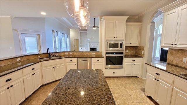 1818 Amos Ct, Corpus Christi, TX 78418