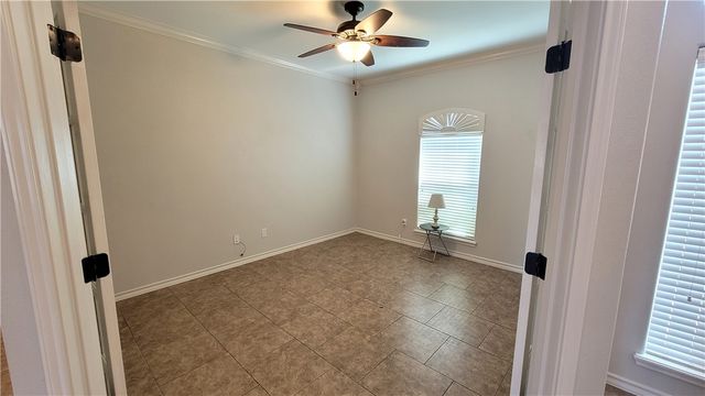 1818 Amos Ct, Corpus Christi, TX 78418