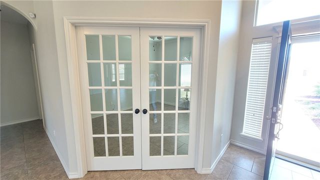 1818 Amos Ct, Corpus Christi, TX 78418