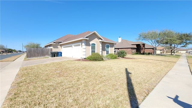 1818 Amos Ct, Corpus Christi, TX 78418