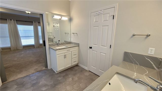 1818 Amos Ct, Corpus Christi, TX 78418