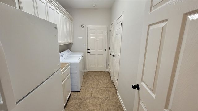 1818 Amos Ct, Corpus Christi, TX 78418