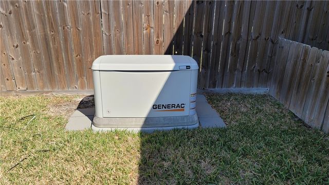 1818 Amos Ct, Corpus Christi, TX 78418