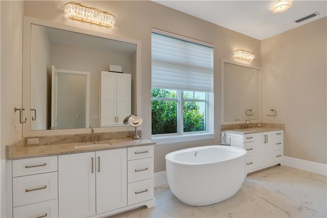 918 Surfsedge Way, Indian River Shores, FL 32963