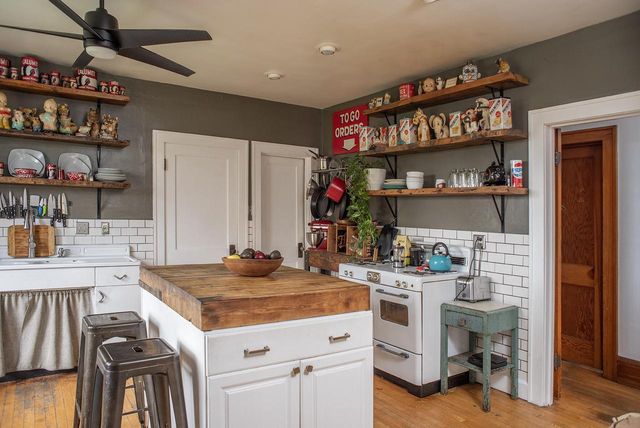 3833 Martin AVENUE, Cudahy, WI 53110