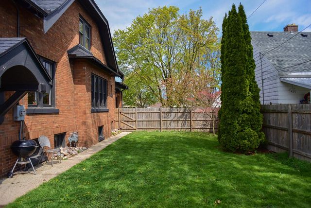 3833 Martin AVENUE, Cudahy, WI 53110