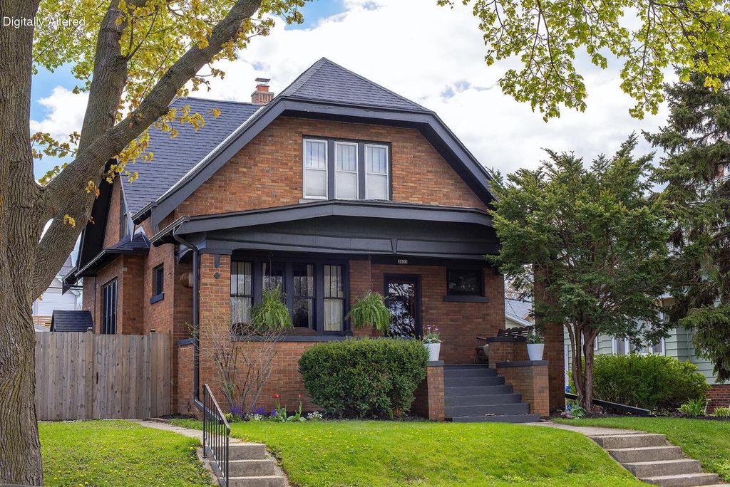3833 Martin AVENUE, Cudahy, WI 53110