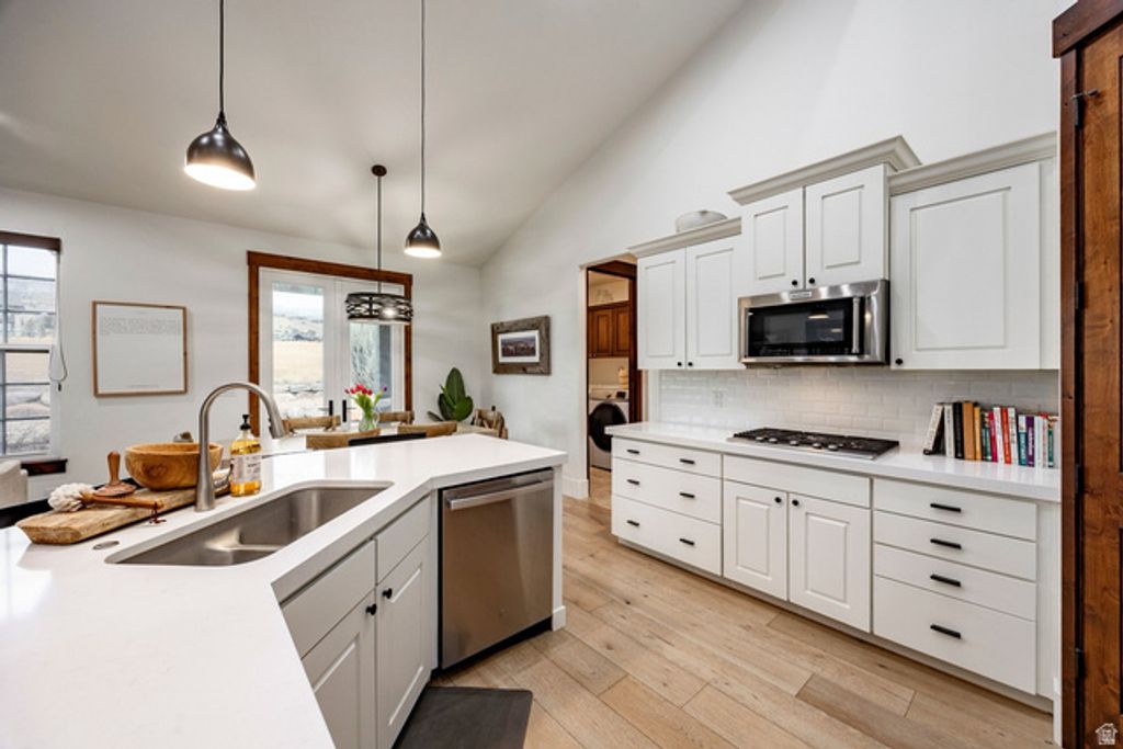 Image 13 of property listing at 618 N HAYSTACK MOUNTAIN DR, Heber City, UT 84032