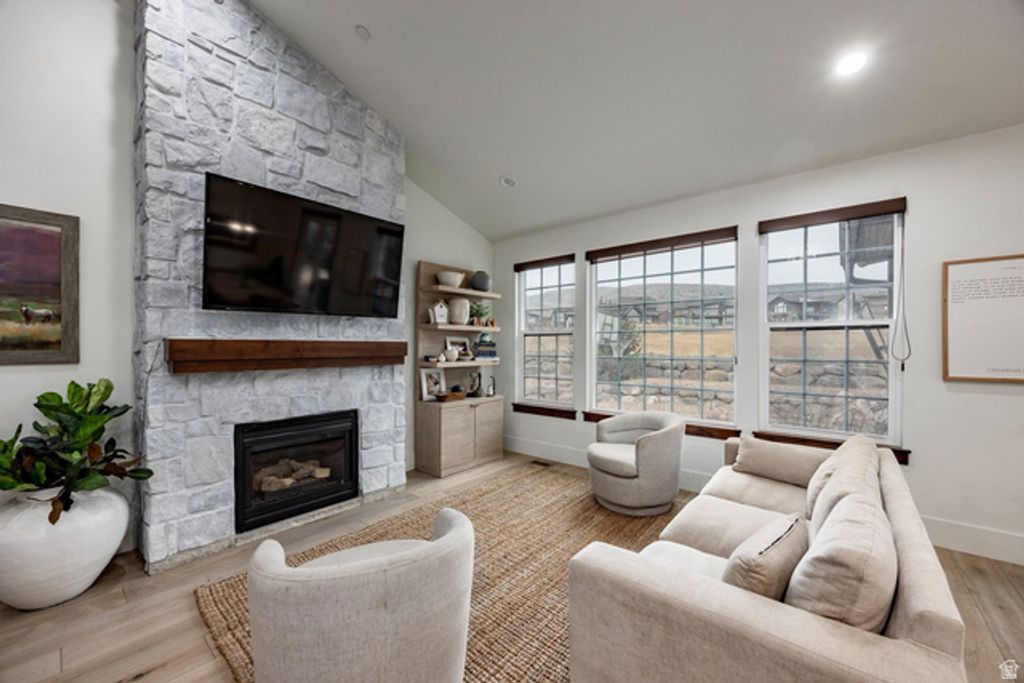 Image 4 of property listing at 618 N HAYSTACK MOUNTAIN DR, Heber City, UT 84032