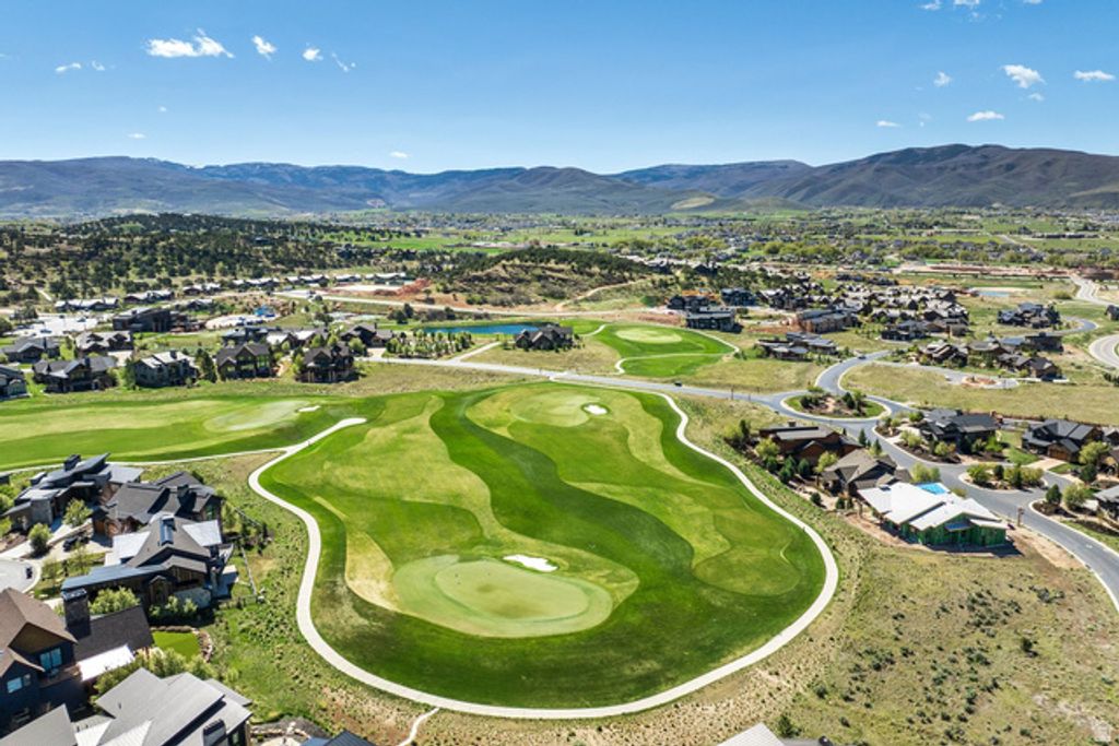 Image 40 of property listing at 618 N HAYSTACK MOUNTAIN DR, Heber City, UT 84032