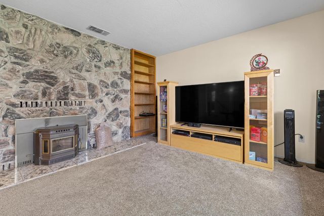 396 Golden Oak Dr, Meadow Vista, CA 95648