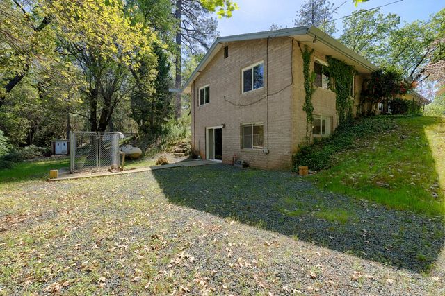 396 Golden Oak Dr, Meadow Vista, CA 95648