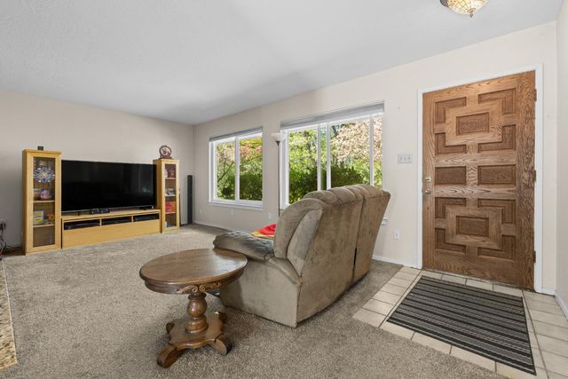 396 Golden Oak Dr, Meadow Vista, CA 95648