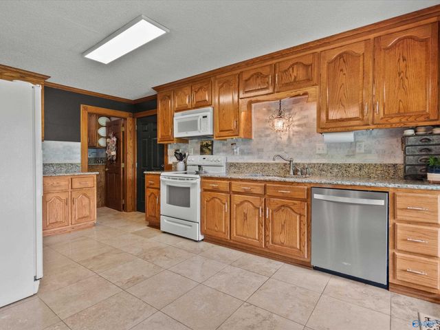 1347 Happy Hill Cut Off Road, Boaz, AL 35956