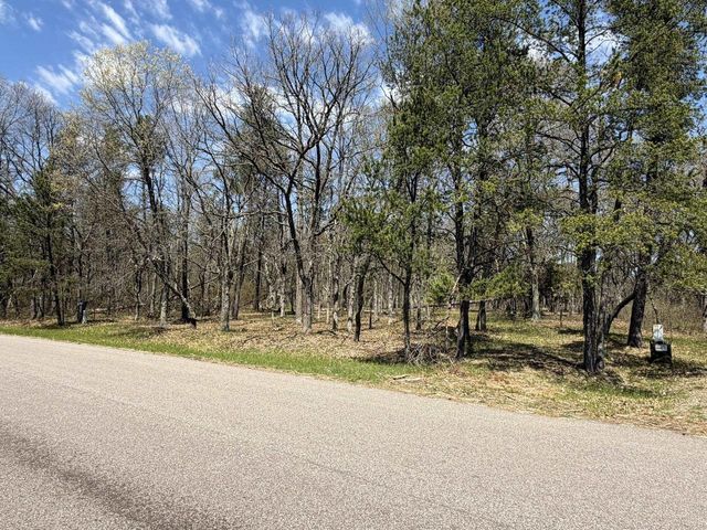 1502 Locust Trail, Nekoosa, WI 54457