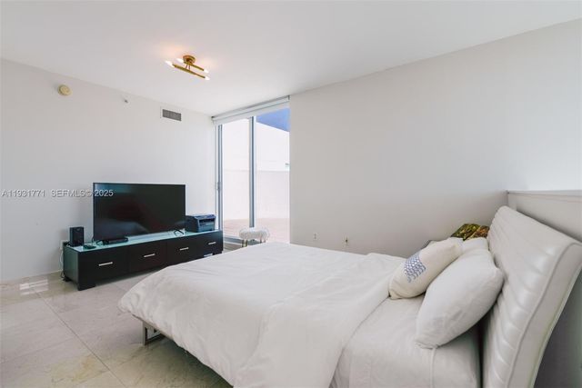 3131 NE 188th St 1-1213, Aventura, FL 33180