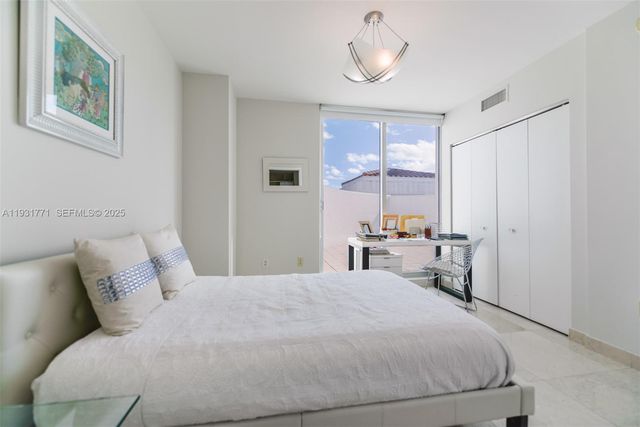 3131 NE 188th St 1-1213, Aventura, FL 33180