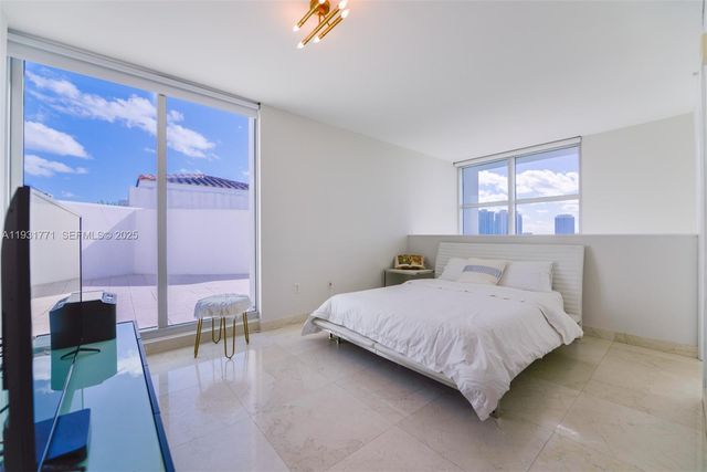 3131 NE 188th St 1-1213, Aventura, FL 33180