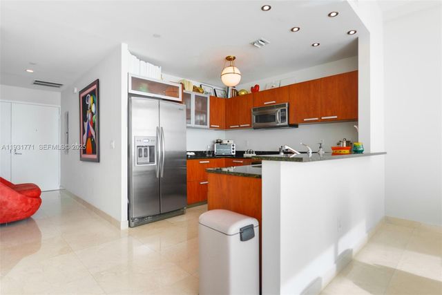 3131 NE 188th St 1-1213, Aventura, FL 33180