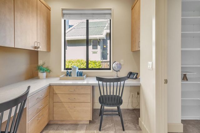 8 Kathy Ct, Sacramento, CA 95831