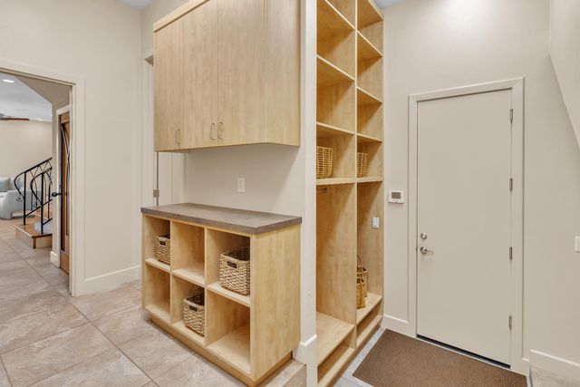 8 Kathy Ct, Sacramento, CA 95831