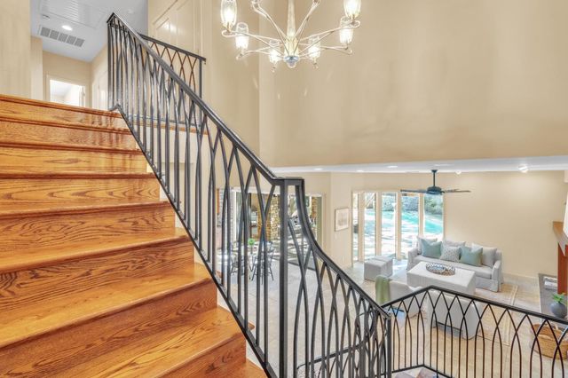 8 Kathy Ct, Sacramento, CA 95831