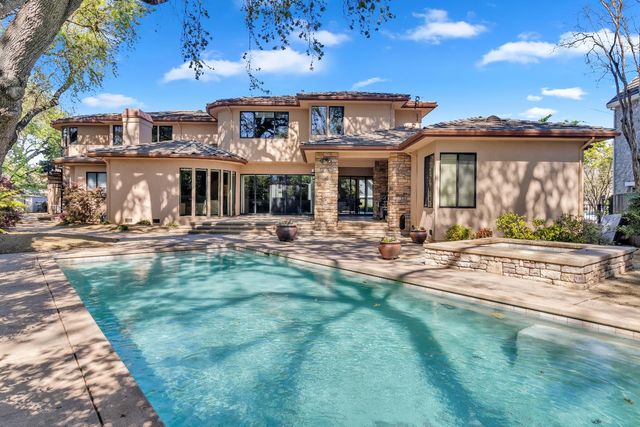 8 Kathy Ct, Sacramento, CA 95831