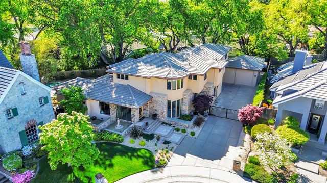 8 Kathy Ct, Sacramento, CA 95831