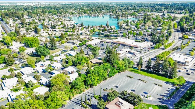 8 Kathy Ct, Sacramento, CA 95831