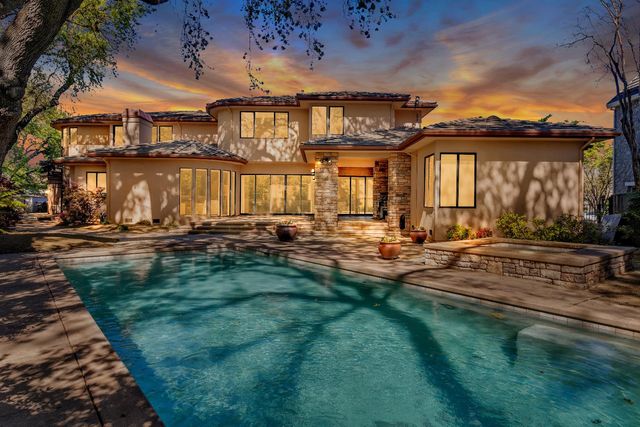 8 Kathy Ct, Sacramento, CA 95831