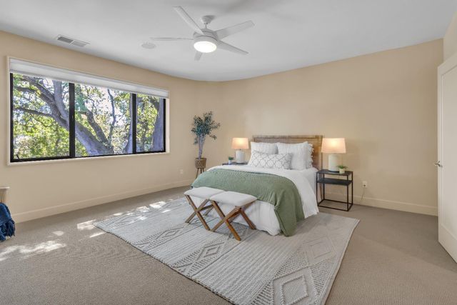 8 Kathy Ct, Sacramento, CA 95831