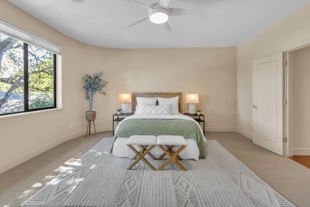 8 Kathy Ct, Sacramento, CA 95831