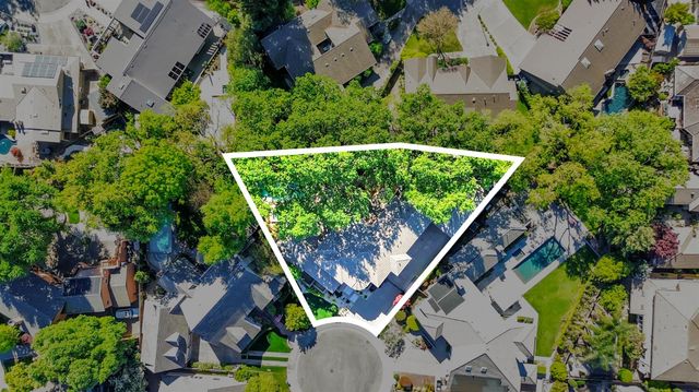 8 Kathy Ct, Sacramento, CA 95831