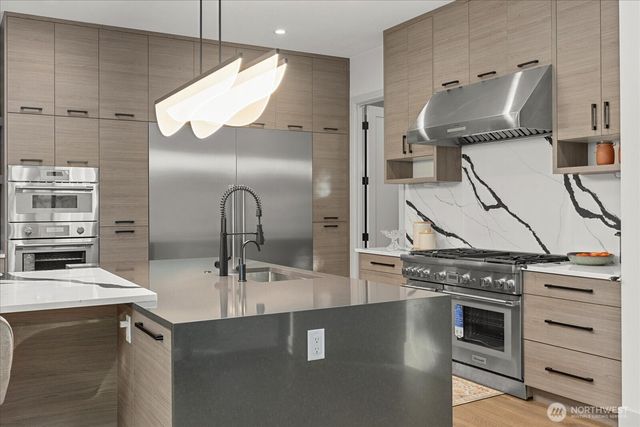 15411 SE 38th Street, Bellevue, WA 98006