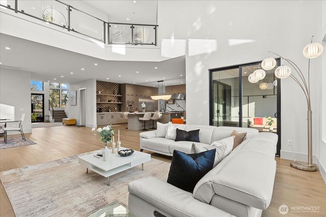 15411 SE 38th Street, Bellevue, WA 98006