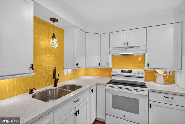 307 GUNDRY DR, Falls Church, VA 22046