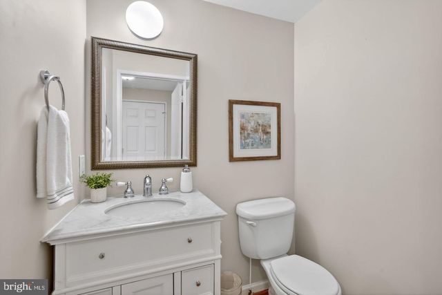 307 GUNDRY DR, Falls Church, VA 22046