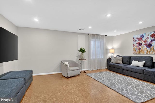 307 GUNDRY DR, Falls Church, VA 22046