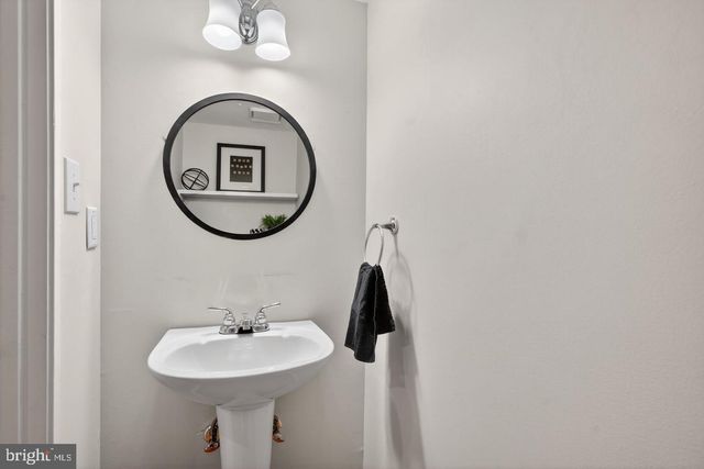 307 GUNDRY DR, Falls Church, VA 22046