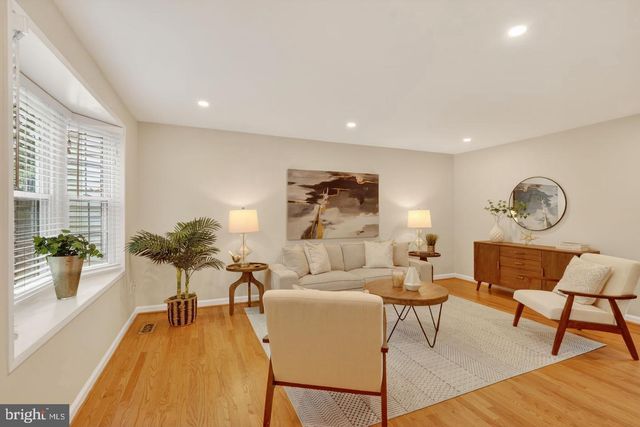 307 GUNDRY DR, Falls Church, VA 22046