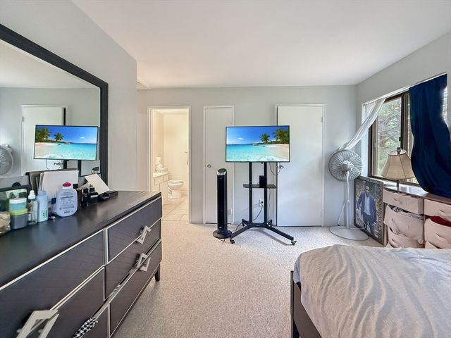 2 Village Way 6, Natick, MA 01760