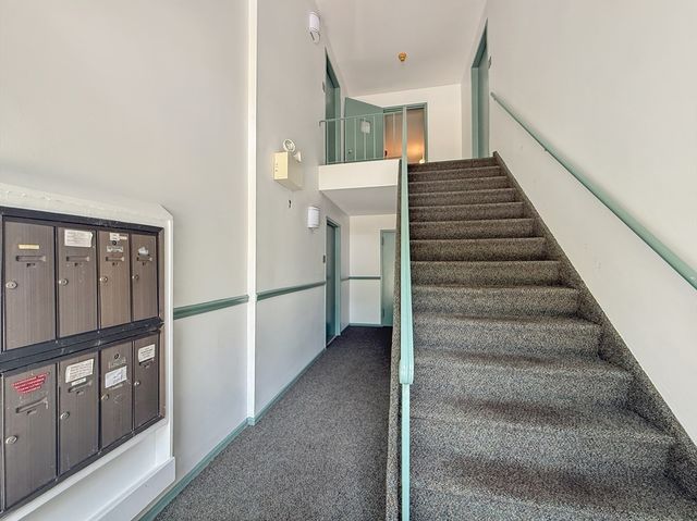2 Village Way 6, Natick, MA 01760