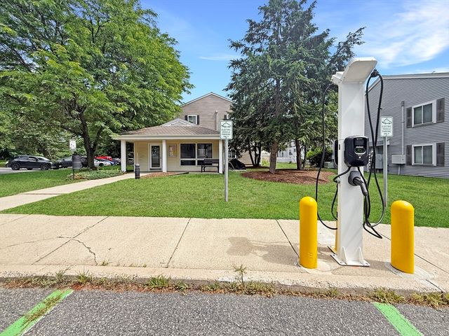 2 Village Way 6, Natick, MA 01760