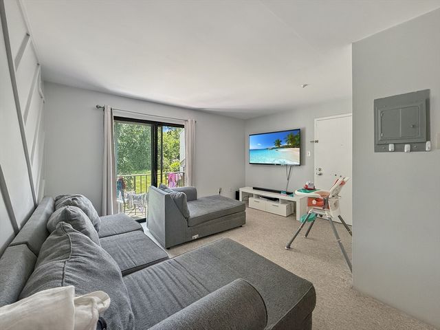 2 Village Way 6, Natick, MA 01760